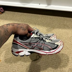 ASICS gt-2160 size 10